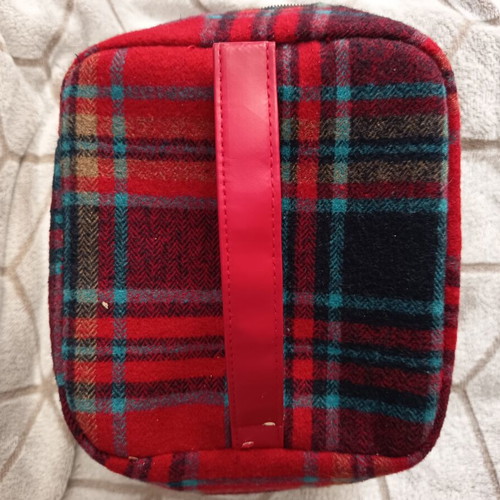 Elle bag tartan pattern, like new, red and turquoise
