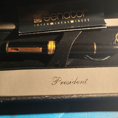 Senator President Black With Gold Nib collectible pen like new