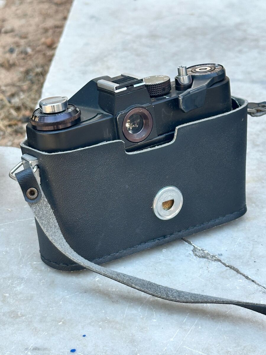 Zenit ET camera with Helios 44-2 58mm… - € 90,00 - Vendora.cy
