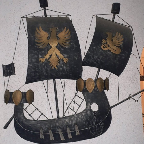 Decorative Troy ship metal like new