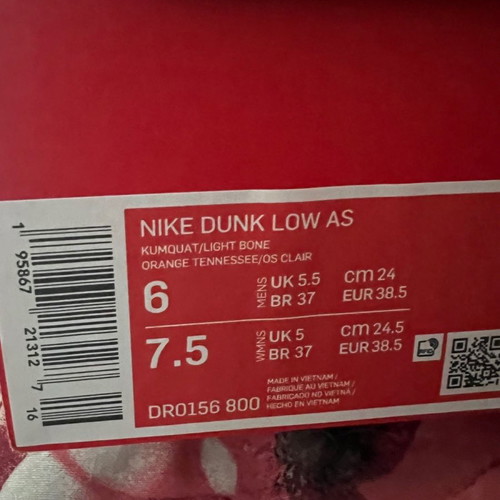 Nike Dunk Low brand new, size 38.5, orange