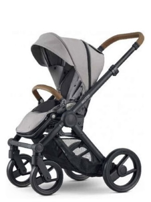Mutsy Evo stroller like new with newborn seat and rain cover