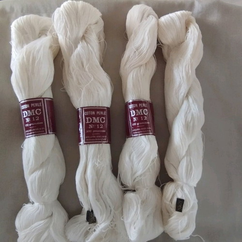 Cotton perle off-white lace new, pack of 4 luxury skeins