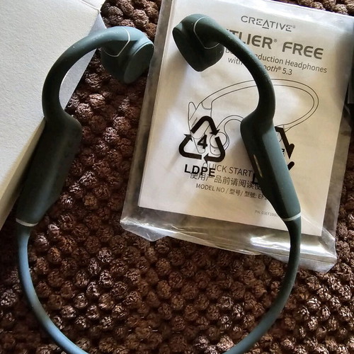 Creative Bluetooth headphones unused