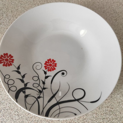 Dinnerware set 14 pieces plates