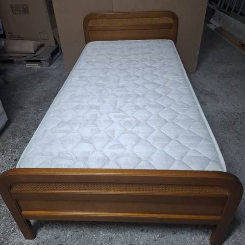 Bed with mattress like new, 200x99 cm