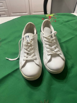 Adidas Stan Smith size 37 like new, white sneakers