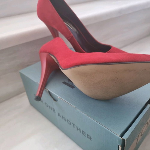 Women's pumps size 38 like new and worn 1-2 times
