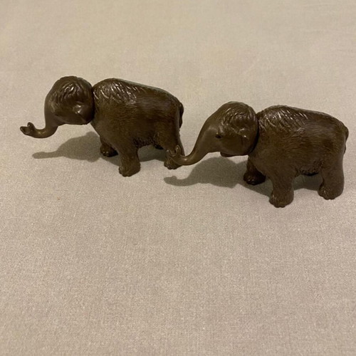 Playmobil baby elephants and baby monkeys used