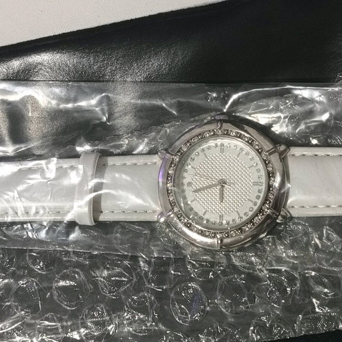 Wristwatch women's new, white