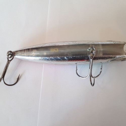 Artificial fishing lures set of 3 like new