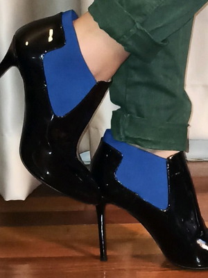 Alberto Guardiani women's shoes like new, black patent leather with blue details, size 39