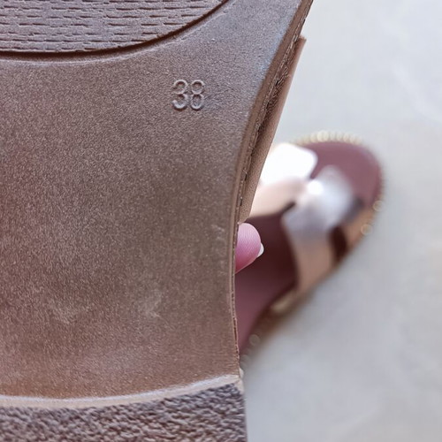 Estil leather sandals like new, size 38, gold color