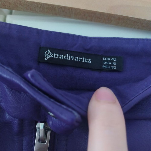 Stradivarius skirt used, synthetic leather, purple, size 42