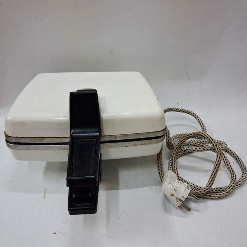 Vintage waffle maker Desal Italy 1960s used, cast iron plates