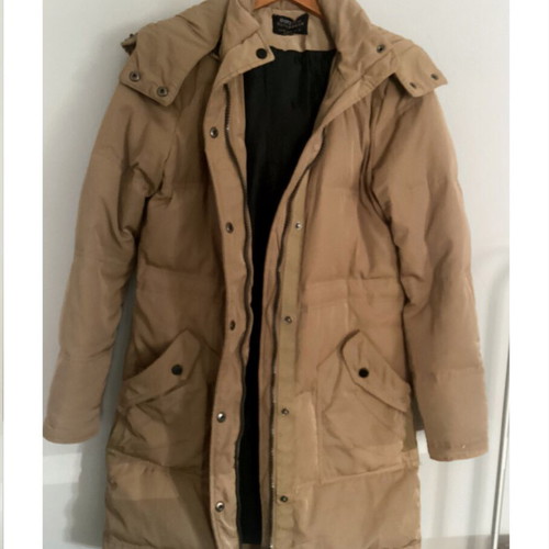 Bershka beige jacket like new without fur on hood