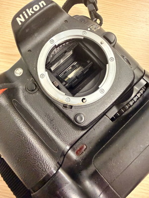 Nikon D80 used for parts with battery grip HN-D80