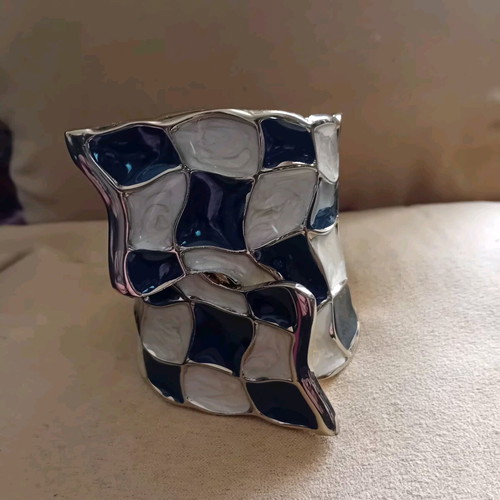 Vintage bracelet from the 90s in like new condition large