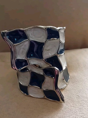 Vintage bracelet from the 90s in like new condition large