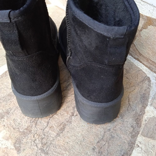Suede ankle boots like new, size 36, black, fur lined