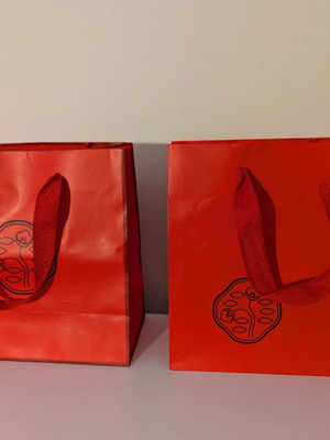 Shiseido bags like new pack of 2 small size