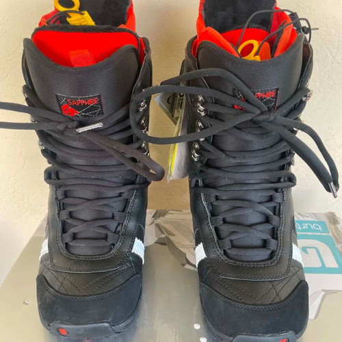 Burton Sapphire Women's Snowboard Boots new, size US 8, black/red