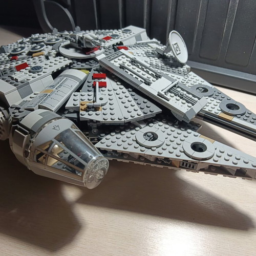 Lego Star Wars Millennium Falcon