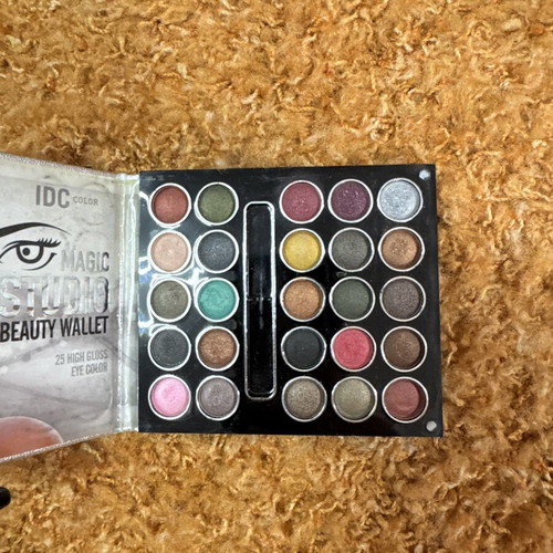 Eyeshadow palette slightly used