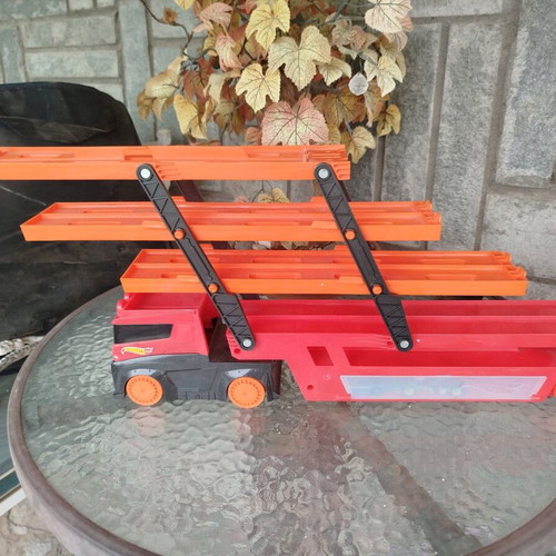Mattel Hot Wheels Truck Garage 6 Levels like new