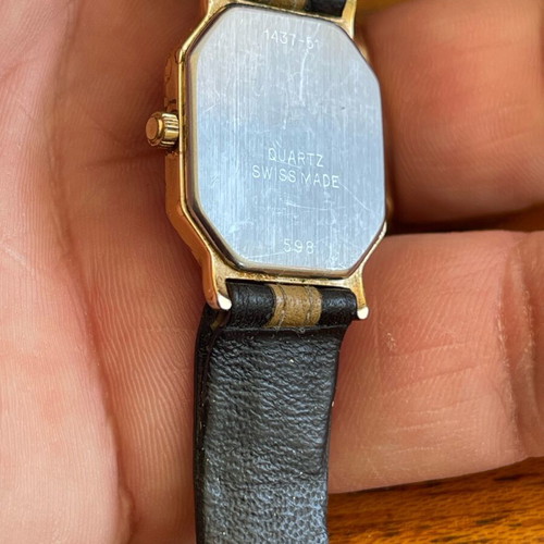 Women's watch used, works properly