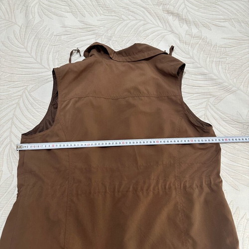 Brown Sleeveless Vest like new, practical with pockets