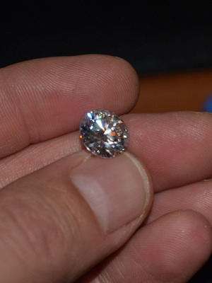 Moissanite 5 carat lab stone with certificate new