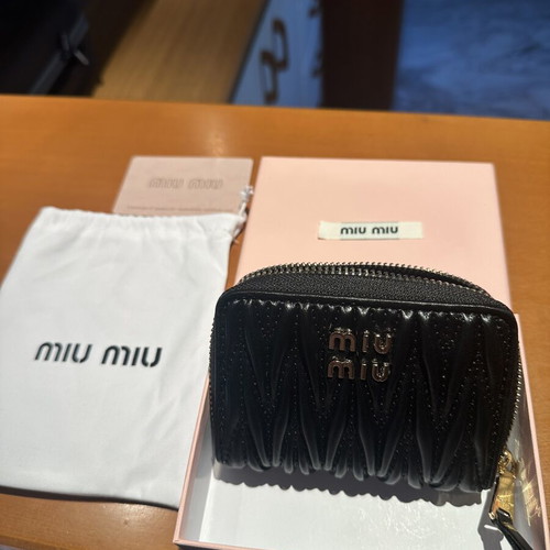 Miu Miu black leather wallet new, holds 5 cards with box