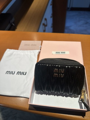 Miu Miu black leather wallet new, holds 5 cards with box