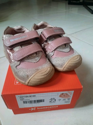 Παπούτσια Biomecanics για κορίτσια νούμερο 23 σαν καινούργια, ανατομικά