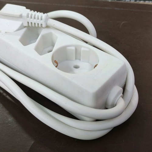Power strip 4 outlets with 1.5m cable new