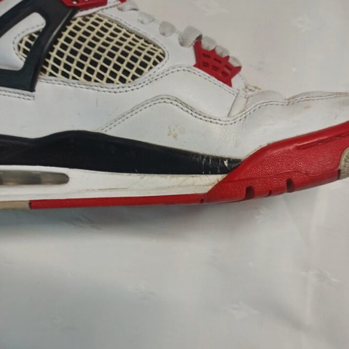 Jordan 4 Fire Red sneakers used, size 41, visible wear