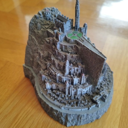 Lord of the Rings Minas Tirith collectible like new