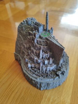 Lord of the Rings Minas Tirith collectible like new