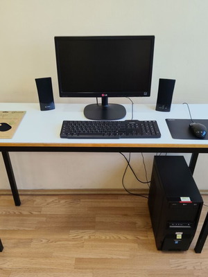 Desktop PC set Pentium 3GHz 4GB RAM with LG 19" monitor, keyboard, mouse, speakers