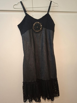 Dress black satin like new with embroidery and lace, size S