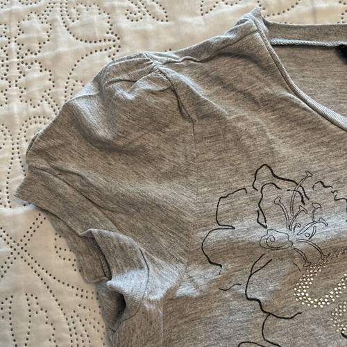 Guess women's T-shirt used, grey with black tropical flower design, size L