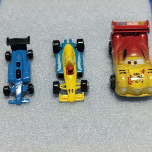 Set of 3 toy cars like new