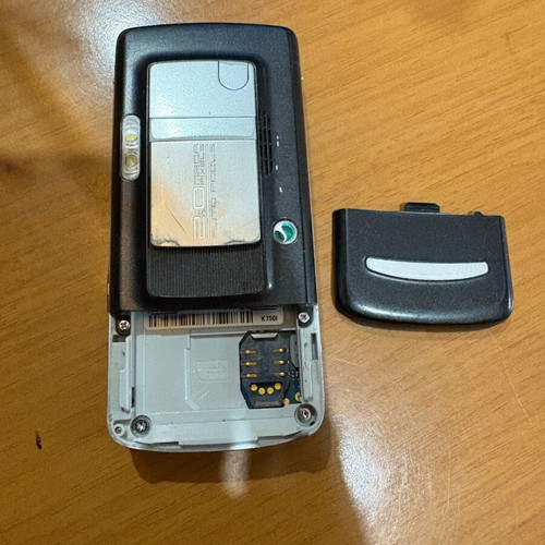 Sony Ericsson k750i μεταχειρισμένο χωρίς μπαταρία και φορτιστή, για συλλέκτες