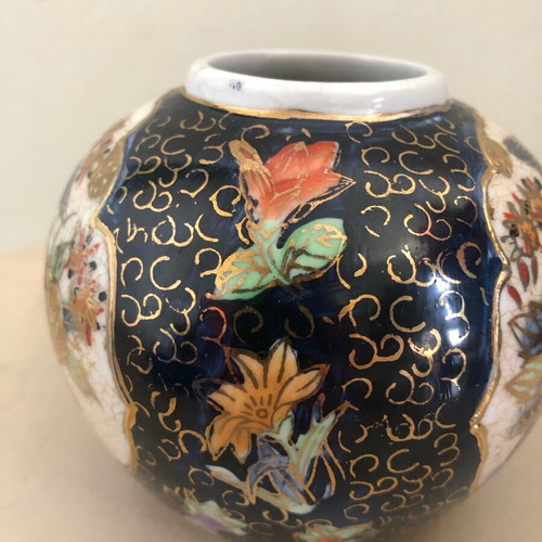 Small Chinese Vase like new, handmade
