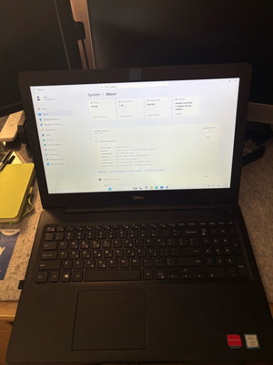 Dell Inspiron 3580 laptop like new, Intel Core i7, 8GB RAM, 128GB SSD