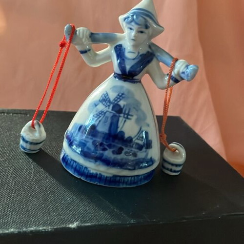 Delft Porcelain Dutch Girl Figurine Like New