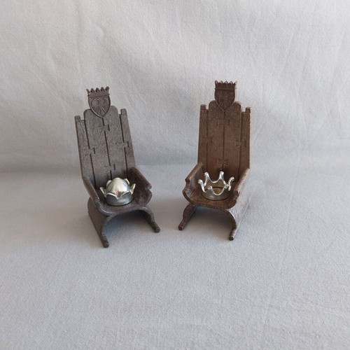 Playmobil medieval thrones set used with crowns and chest