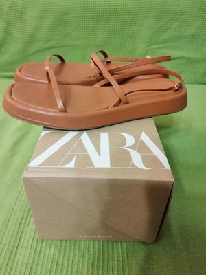 Zara δερμάτινα πέδιλα καφέ καινούργια, μέγεθος 42