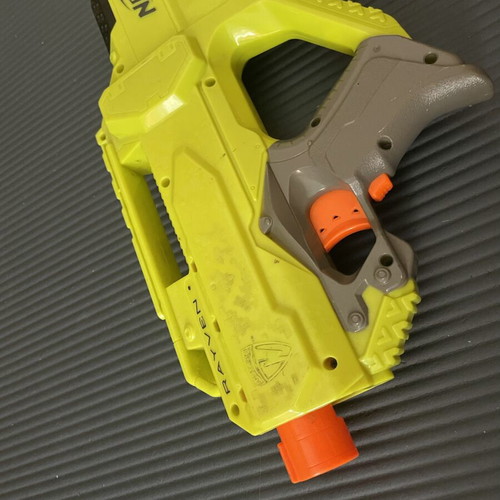 Nerf NStrike Rayven used with batteries and 2 darts